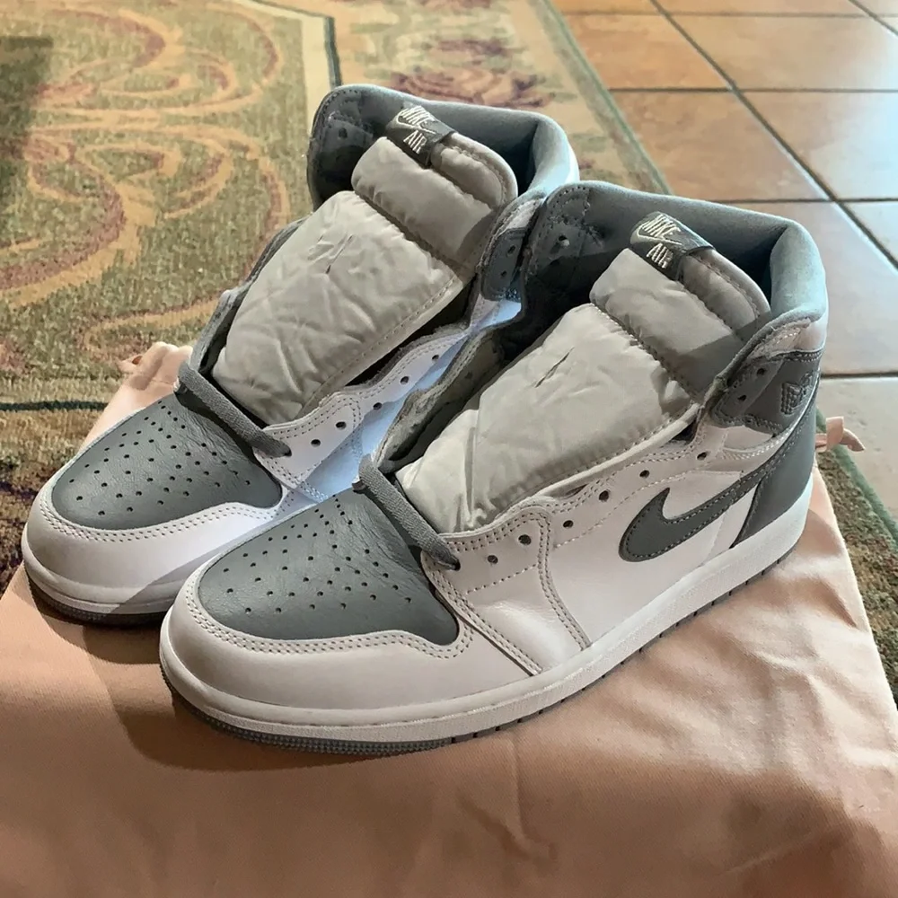 Jordan 1 Retro High OG Stealth (Premium Leather)